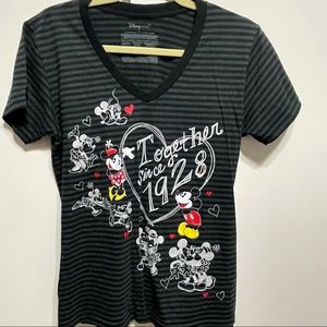 EUC Disney t-shirt large Mickey Mouse Minnie